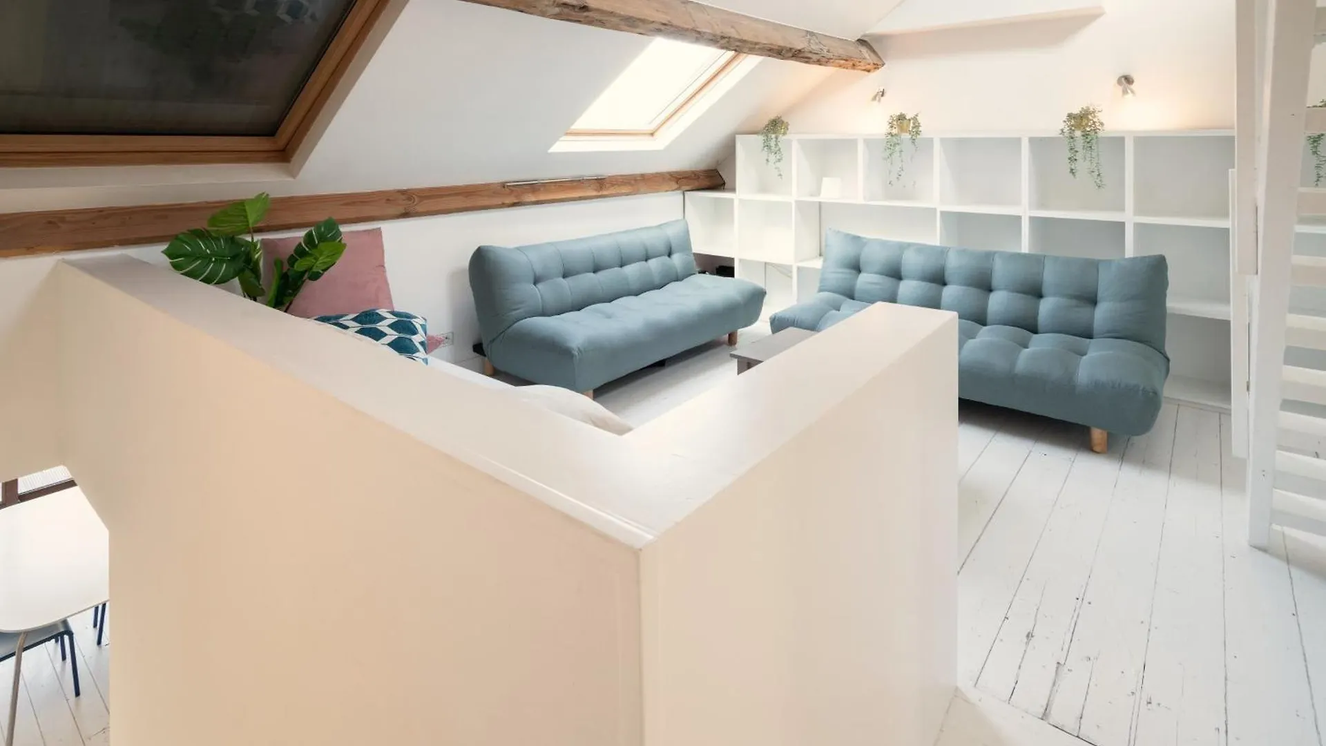 Charming Nationale Street Residence Antwerp