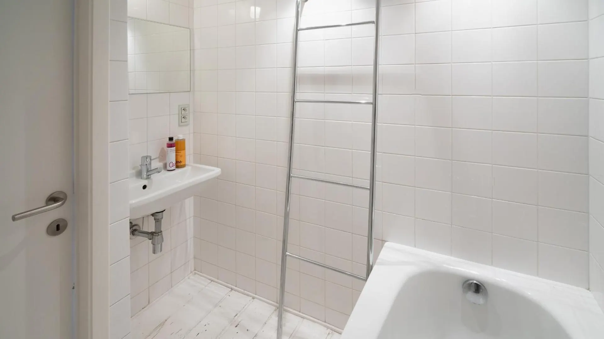 Charming Nationale Street Residence Antwerp 0*,