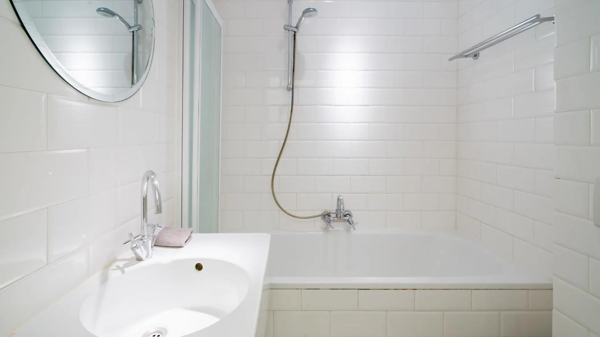 Apartment Charming Nationale Street Residence Antwerp