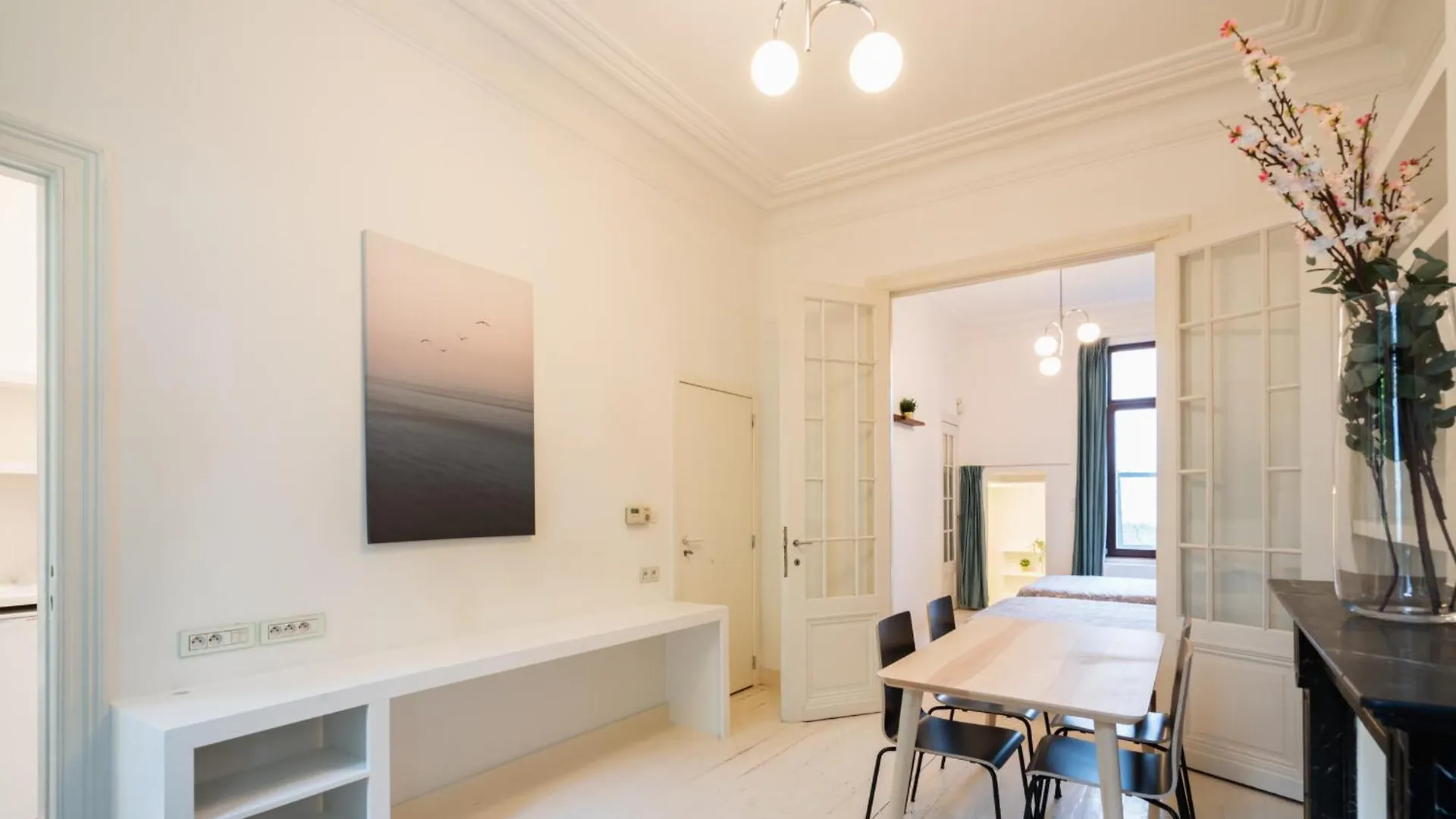 Charming Nationale Street Residence Antwerp