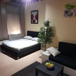 Apartamento Cute,cosy,comfortable Studio In The Heart Of, Amberes