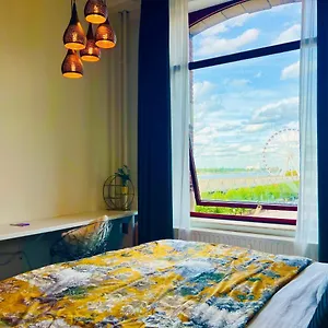  Appartement Riverview In Historical Heart Of