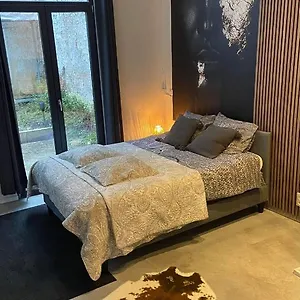 Garden In Center Apartment
