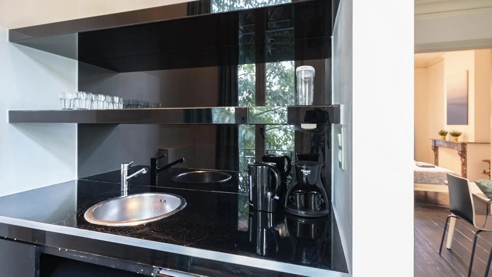 Charming Nationale Street Residence Antverpy