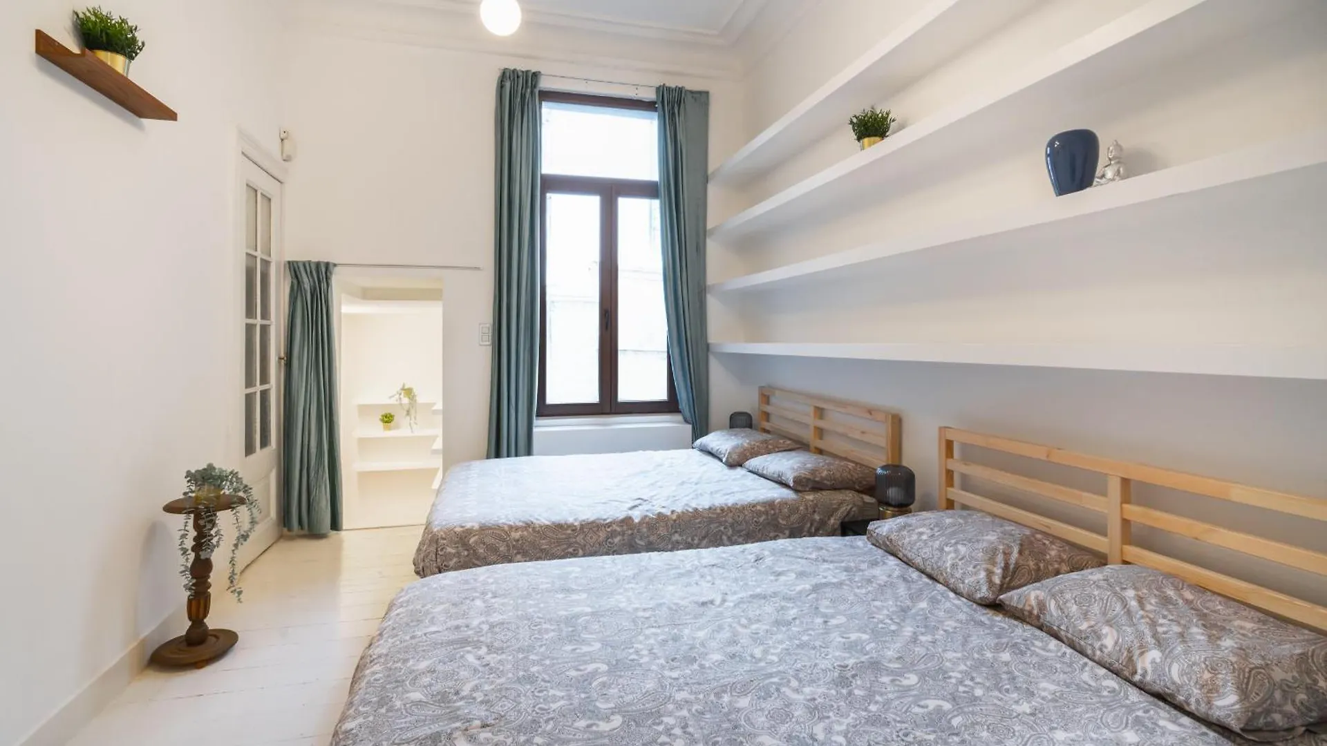 Charming Nationale Street Residence Antverpy Apartmán