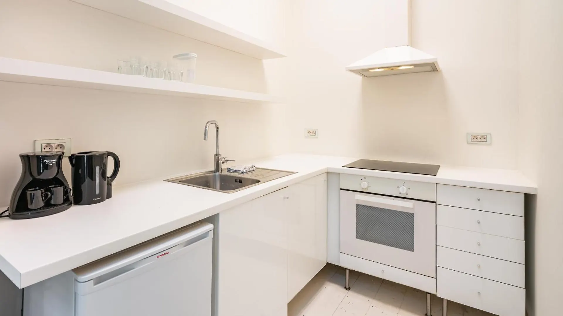Charming Nationale Street Residence Antverpy Apartmán