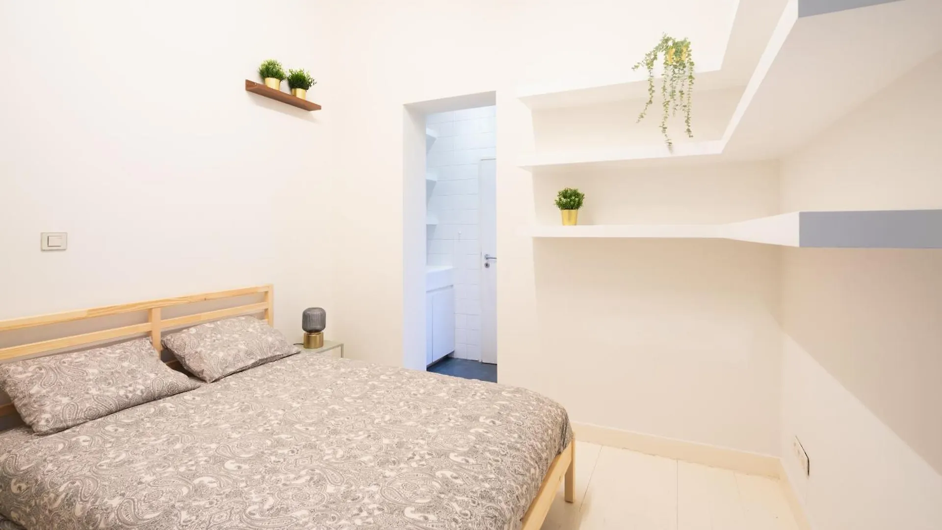 Charming Nationale Street Residence Antverpy Apartmán